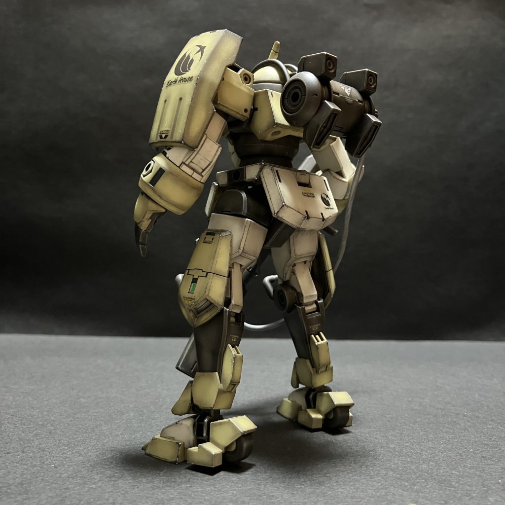 筆塗部分塗装少々。デカールはコレ用のガンダムデカールを使用。