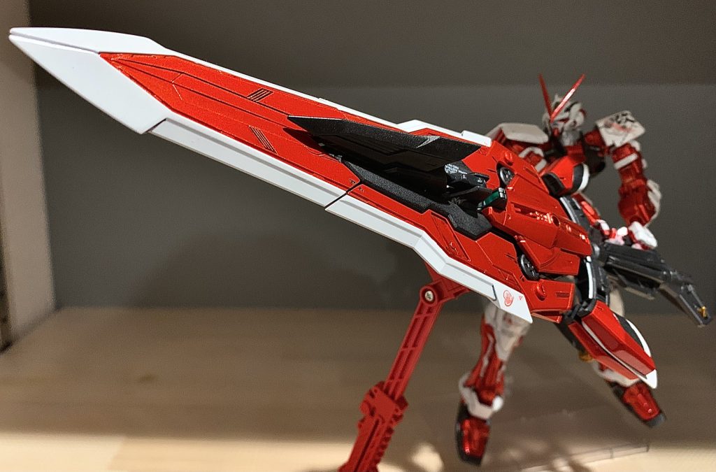 赤部はピンサフ→スタブラゴル→クリアルージュのキャンディ塗装白部はサフ→ニュートラルグレー1黒部はガンメタ金部は黒サフ→スタブラゴル→クリアイエロー