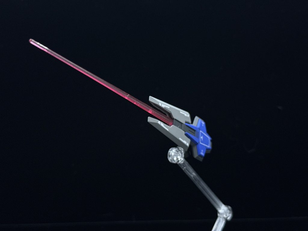 シールドファンネル(G04カスタム)今回の専用装備でバックパックに2基装備。