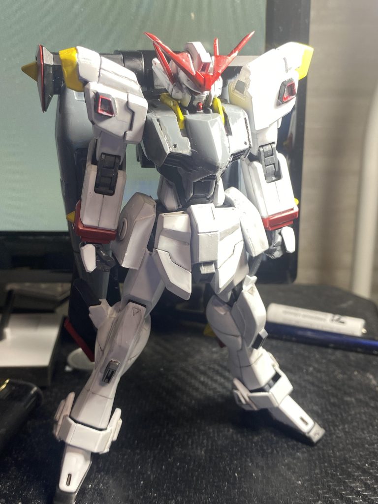 完成です!!素人なりにパテを持ったりプラ板使ったりと色々しましたが何とか完成できて本当に良かったですε-(´∀`;)ホッSEED系の中でも推しの機体なのでぜひ作って見たくて……(´>∀<`)ゝ最後まで見て頂いてありがとうございました!!これからも少しずつ作品を投稿出来たらと思います!フォローめっちゃ嬉しいです!コメントめっちゃ嬉しいです!いいねめっちゃ嬉しいです!!!仲良くしてくださーーーい!!