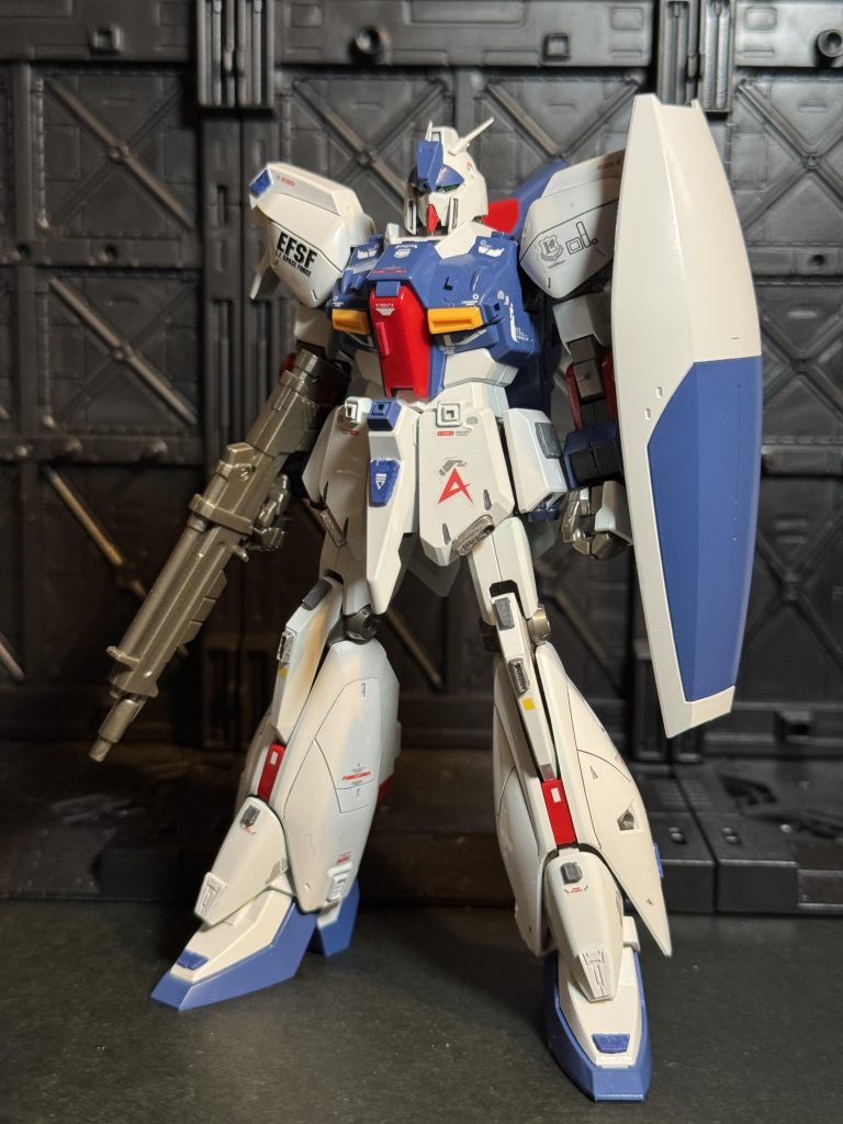 ガンダムもどきと言われる不遇機体ですが、スタイルが良くてカッコイイのでお気に入りです。