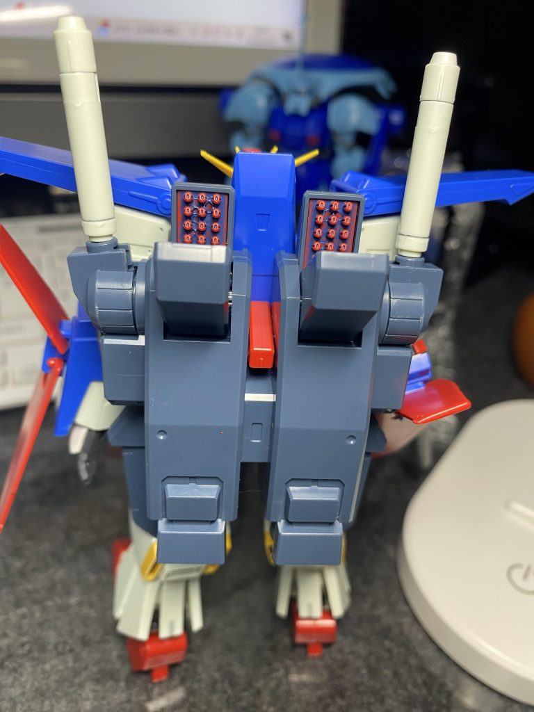 わりとしくじってますが、ミサイルポッドの塗り分けが大変でした笑