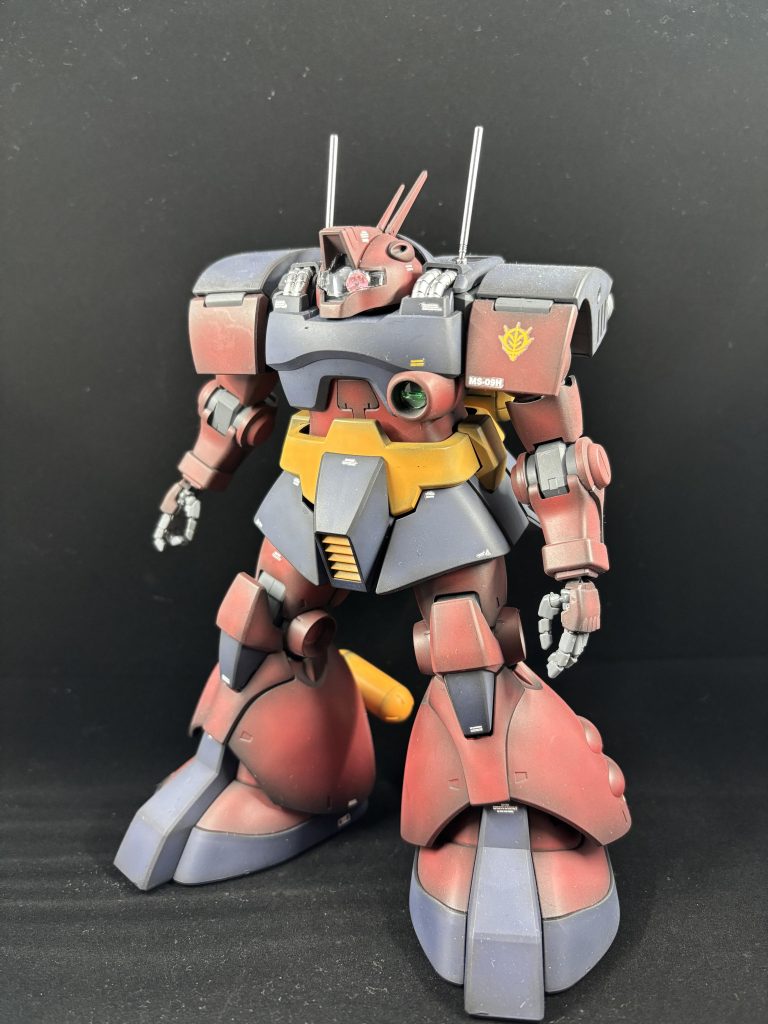 全身素立ち。あずき色はグラデーション塗装うまくいった気がします。