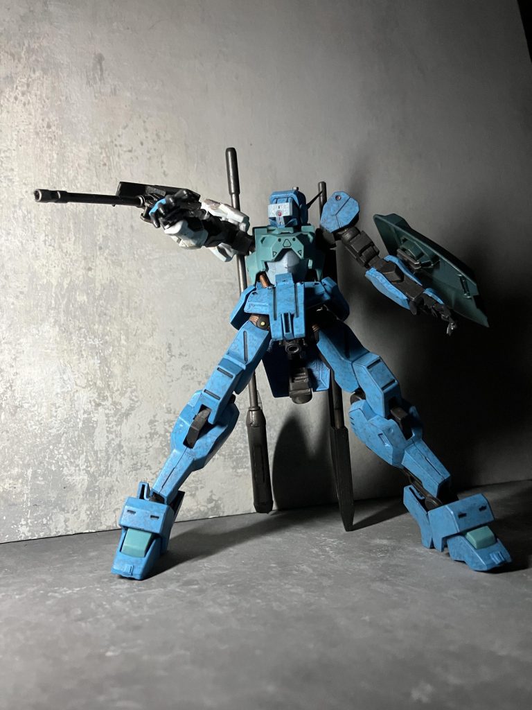 火器は200砲を肩に装備