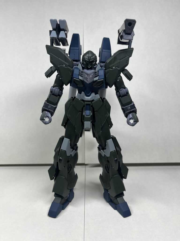 初ランナー全塗装で、装甲をダークグリーンに、グレー部分はMSグレージオン系で塗装して、 つや消しトップコートを吹きました。