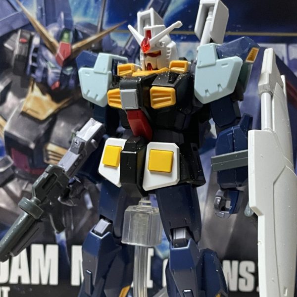 HGUCガンダムマークII をメインで使用して、ガンダムマークII試作0号機の作成を始めました。ミキシング素材で準備使用したもの🔳EG RX-78-2ガンダム袋タイプ一式（頭部、腰前後、ビームサーベル、サーベルカバー（肩アーマーを使用））🔳HGヘイズル　胴体パーツ（コックピット周り、首周りのパーツを流用）🔳HG GP01ゼフィランサス　ビームライフル、シールド🔳HGジムカスタム　肩アーマー頭部バルカンがある機体でしたので、EGガンダムの頭部を使いましたが、HGマークIIよりもパーツ細かくてイケメンでした。ジムカスタムかジムクゥエルが一式あれば良かったと思う反面、あればもったいなくてミキシング素材にはできなかった気がします。今後の改修点ふくらはぎのバーニア作成腰の延長バズーカ作成サーベルの取り出し表現臀部にスラスターディテール追加サーベルカバーに違和感あるので作り直し （1枚目）