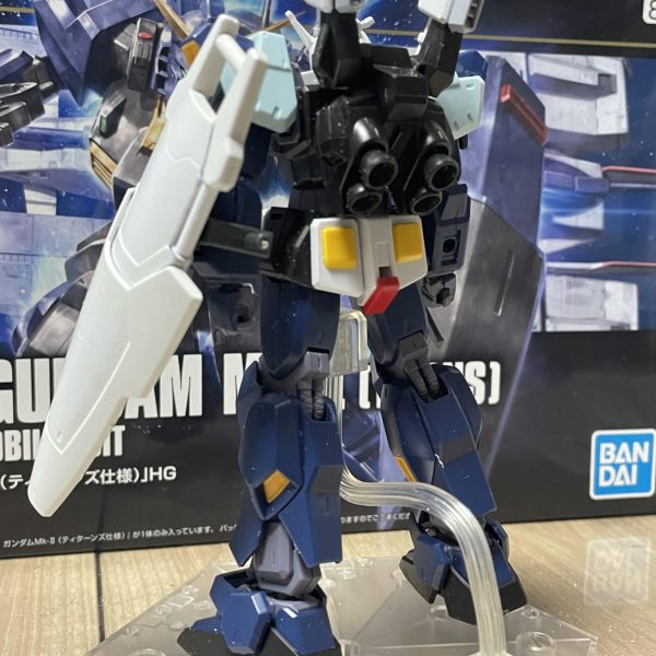 HGUCガンダムマークII をメインで使用して、ガンダムマークII試作0号機の作成を始めました。ミキシング素材で準備使用したもの🔳EG RX-78-2ガンダム袋タイプ一式（頭部、腰前後、ビームサーベル、サーベルカバー（肩アーマーを使用））🔳HGヘイズル　胴体パーツ（コックピット周り、首周りのパーツを流用）🔳HG GP01ゼフィランサス　ビームライフル、シールド🔳HGジムカスタム　肩アーマー頭部バルカンがある機体でしたので、EGガンダムの頭部を使いましたが、HGマークIIよりもパーツ細かくてイケメンでした。ジムカスタムかジムクゥエルが一式あれば良かったと思う反面、あればもったいなくてミキシング素材にはできなかった気がします。今後の改修点ふくらはぎのバーニア作成腰の延長バズーカ作成サーベルの取り出し表現臀部にスラスターディテール追加サーベルカバーに違和感あるので作り直し （4枚目）
