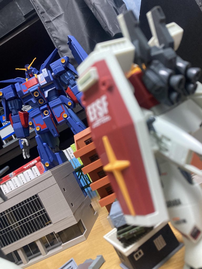 作品名：コロニーの中で…正気かコイツは…