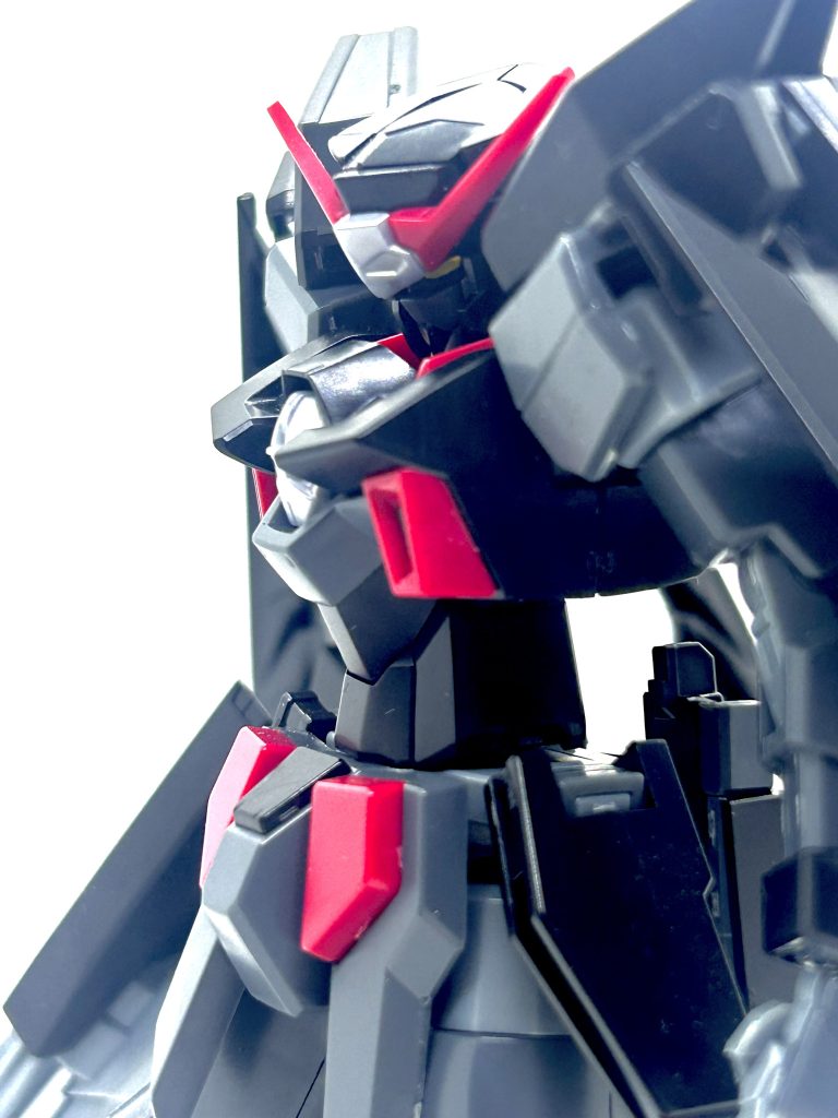 組み立ても簡単で色分けも十分なので、とてもオススメなキットです。バックパックを2穴で他と気軽に取り替えられたりしたらもっと遊べそうだなと思いました。銃火器系を背負わせたいですね。