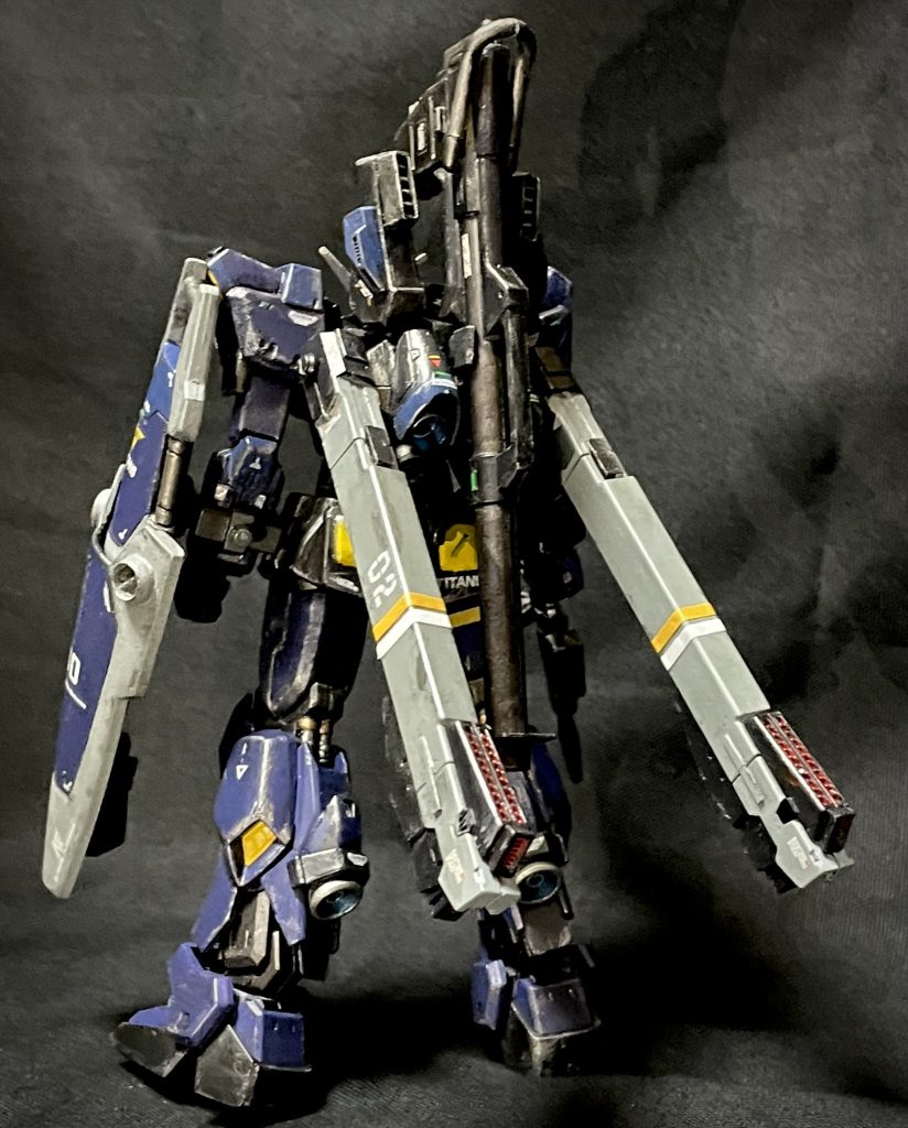 プロトタイプなので、コストが掛かってそうな後ろ姿になりました。