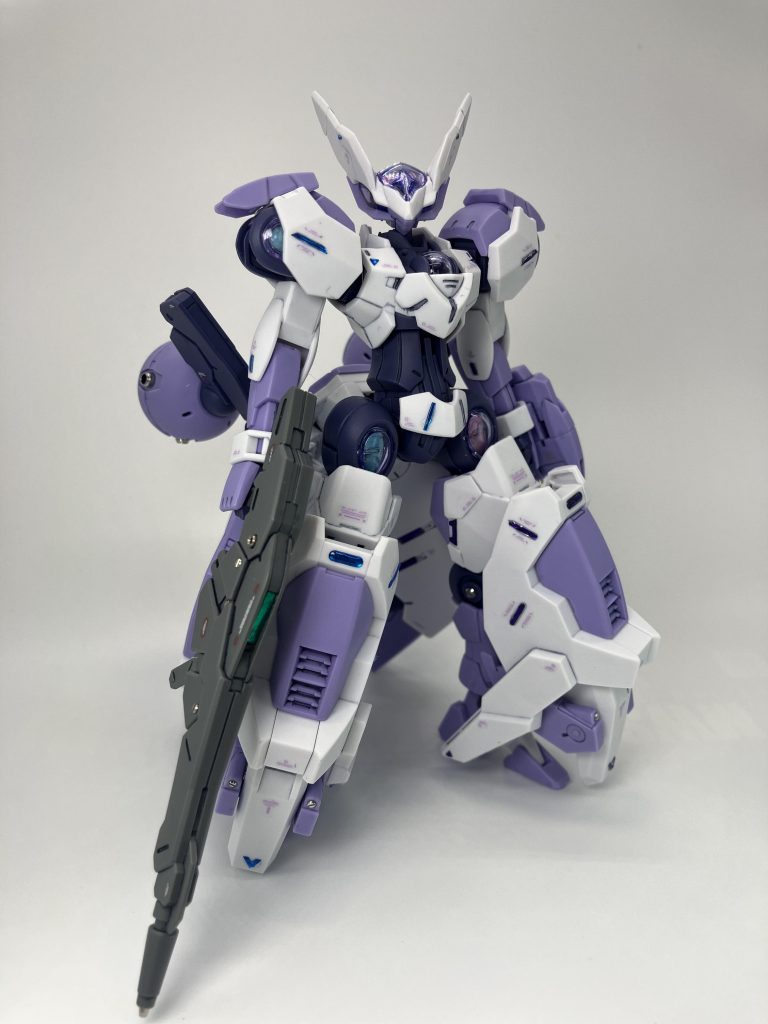 この🐇ウサギのような色使いとデザインが秀逸😉こうやって全体を見ると近未来感が強くてバーチャロンのバーチャロイドみたいですね🤖