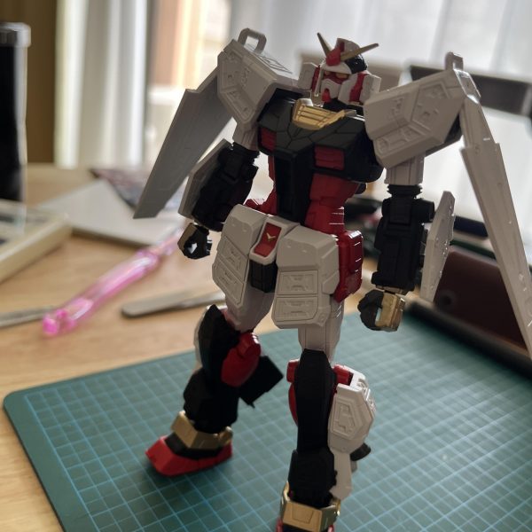 万博ガンダム見て「武者ガンやん！」と思い、実験感覚で作ってます。万博セットのキットのみ使用という縛りプレイ中。（3枚目）
