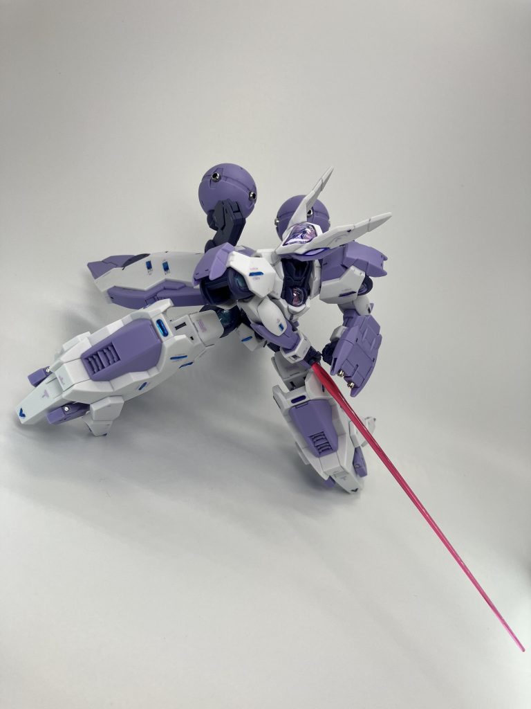 ザシュゥゥッッ••ン❗️唐突に発動する厨二擬音🤑この斬撃ポーズが公式の商品紹介ページにありまして、これに惹かれてポチッたまであります🥳(右手の関節がスッポ抜けたり苦戦しましたが公式はもっとカッコいいです🥹)