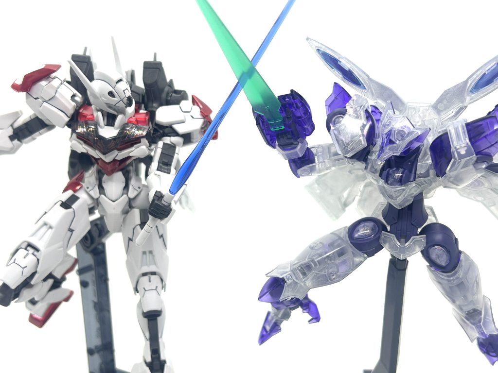 本当はこの構図で一緒に投稿しようと思ったのですが、メイン写真枠でうまく上がらなかったのでそれぞれ分けての投稿となりました。実はガンダムタイプ(顔)じゃないガンプラは初でした。買ってもこなかったのですが、カルラを発売日にたまたま買えて解禁しました。カルラは大事に積んだままでまだ手をつけられていませんが。。。善悪フェスの悪で参加しようと思いましたが、なんか出来なかったのでとりあえず普通投稿です。