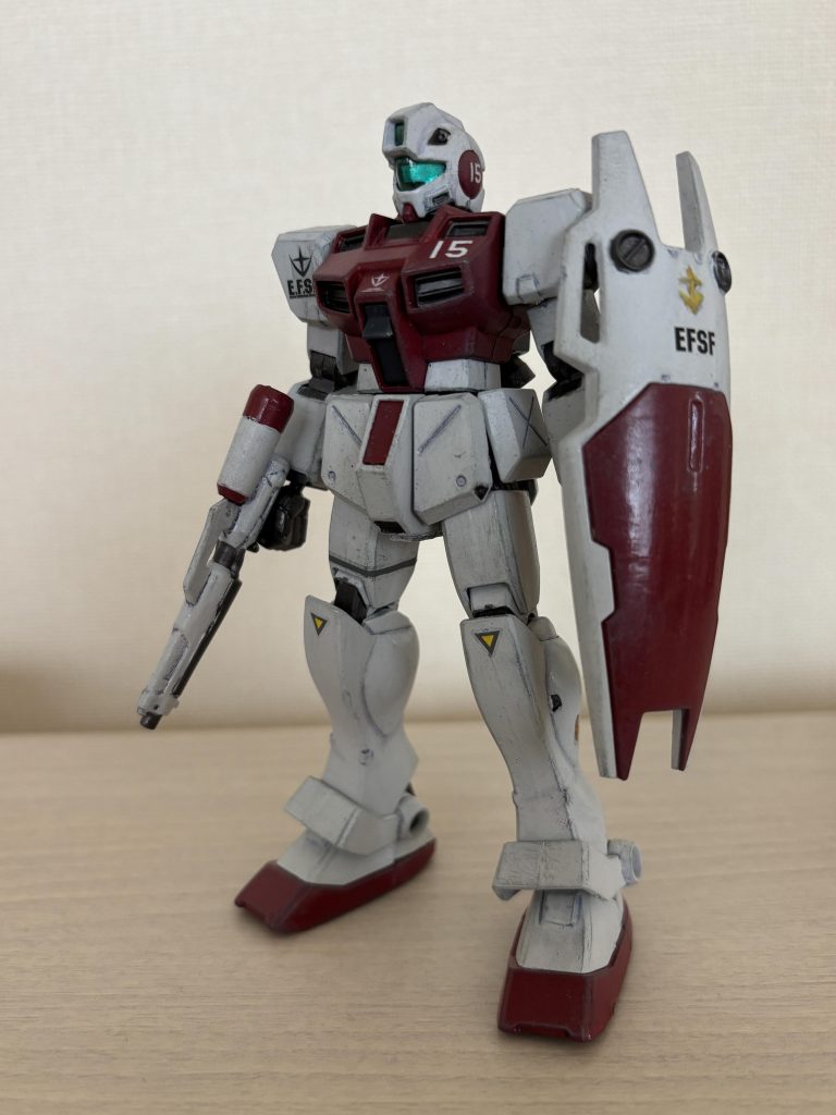 せめてものオリジナリティに、赤をあずき色、城を灰色9号にしてみました。なんとなく、楽天イーグルスカラーぽくなってしまいました(gundam-kao5)どこかに金色のラインでも入れればよかったかな(gundam-kao6)