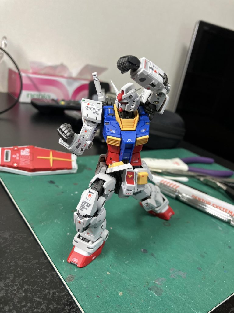 🤤オマケのお遊び🥳分かる人にはRX78ではなく白亜紀後期の恐竜トリケラトプスが見えてきましたか?🦖刃牙より、範馬刃牙のトリケラトプス拳です🤛👊✊