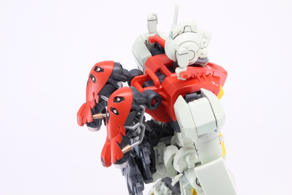 バックパックもマスキング＆筆塗りで塗り分け後で気がついたのですが塗り残し発見😂詰めが甘いです