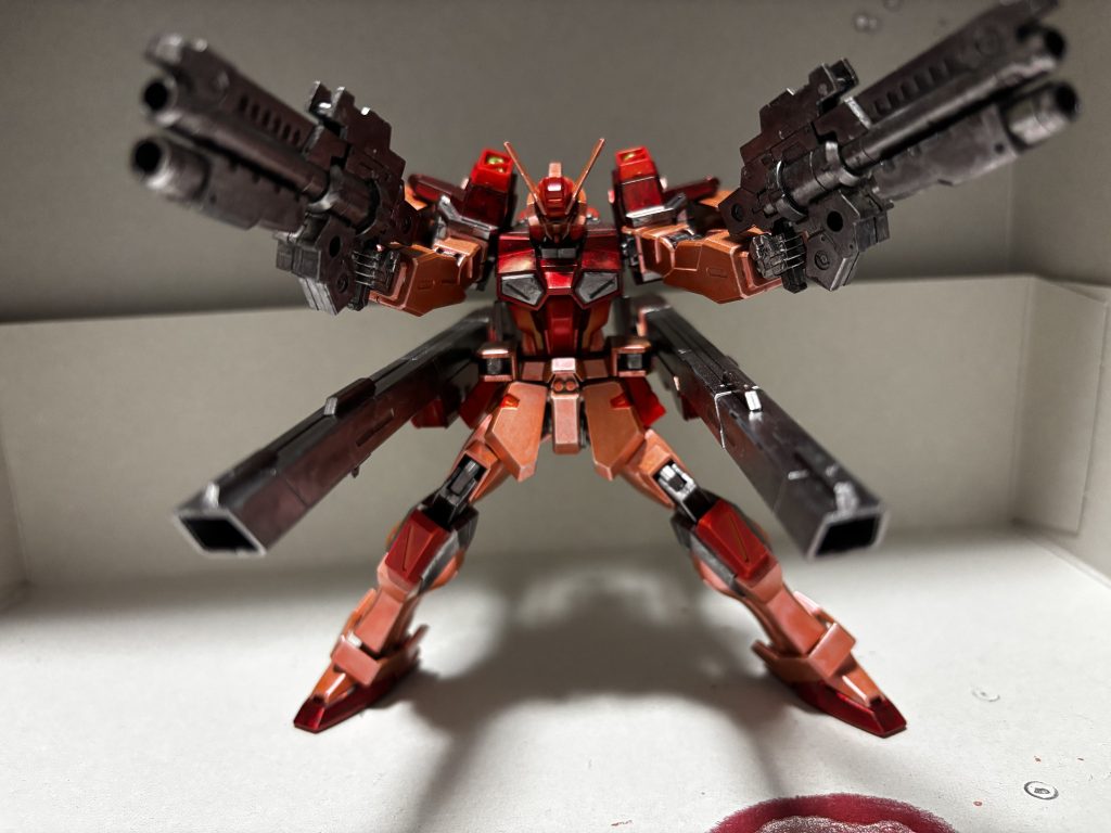 赤いガンダム…？–4枚目/制作者：クロ