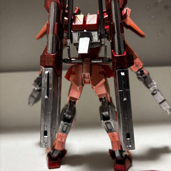 赤いガンダム…？