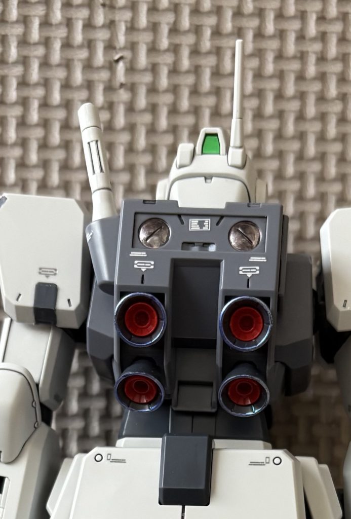 バックパック塗り分けバーニアの縁はチタンの焼け色薄くバイオレットメタルに写真わかりにくいですがバーニアはチタン製？