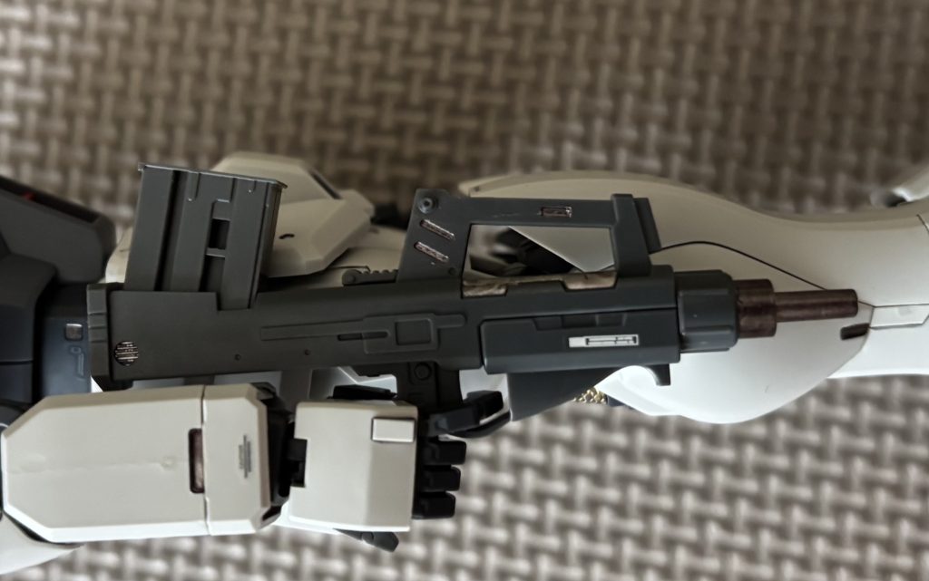 マシンガン塗り分け銃口部は黒強めのメタルに 