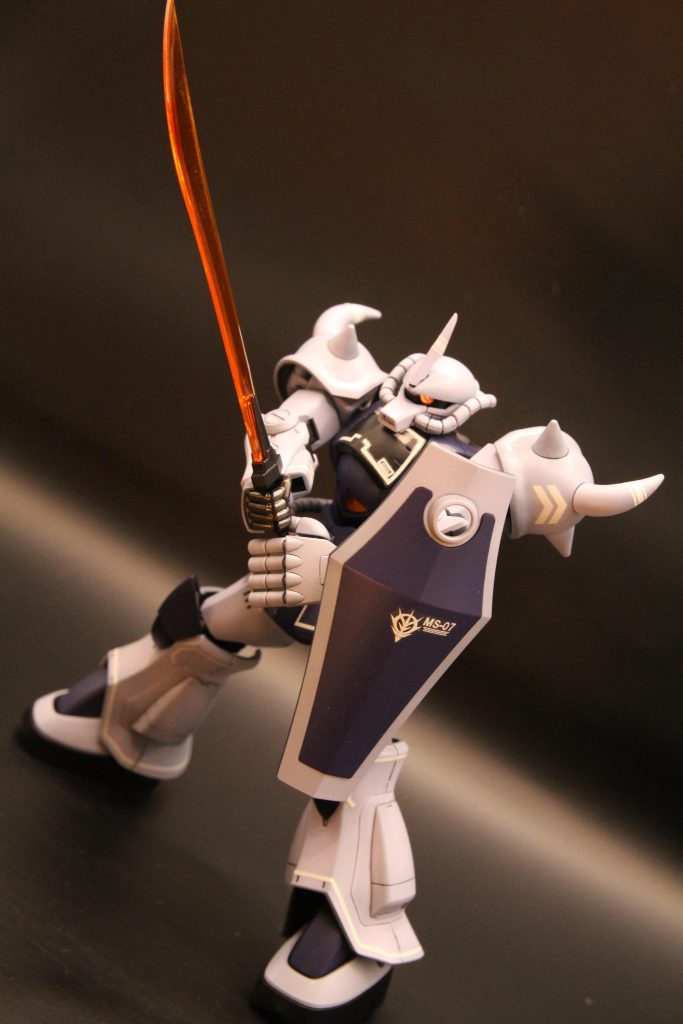 今回も安定の無改造。ですが、リバイブグフのポテンシャルが高すぎて、もう完璧にグフ！←語彙力wなんと頭部が2種類組める！グフカスかR33の余剰なんでしょうか…雰囲気に合わせて使い分けられる最高のおまけです。