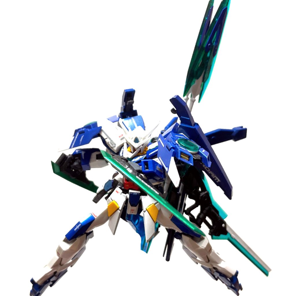 こちらはGNショートブレイドです。ソレスタルビーイング所属機のできることはほとんどできるがモットーなのでエクシアの要素もちらほらと。え？フレズ○ルグ？🙉