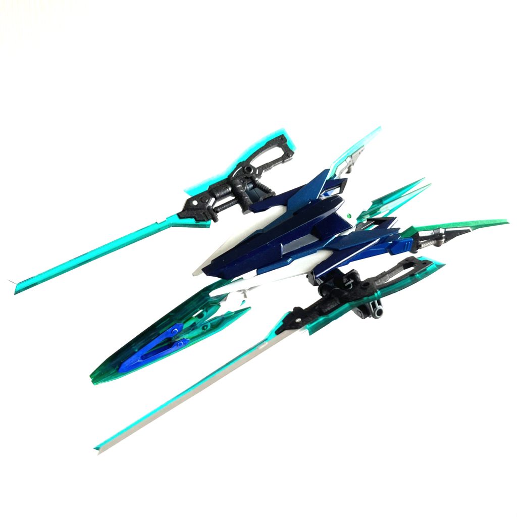 一応支援機という括りになるので単独飛行形態にもできます。アームで繋がっているので差し替え無しでこの状態にできます。