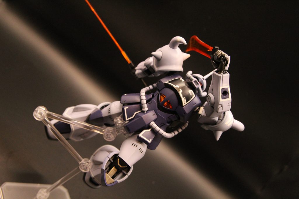 サーベルは蛍光塗装にするか迷いましたが、クリアの質感がかなりよい感じなのでクリアコートのみです。