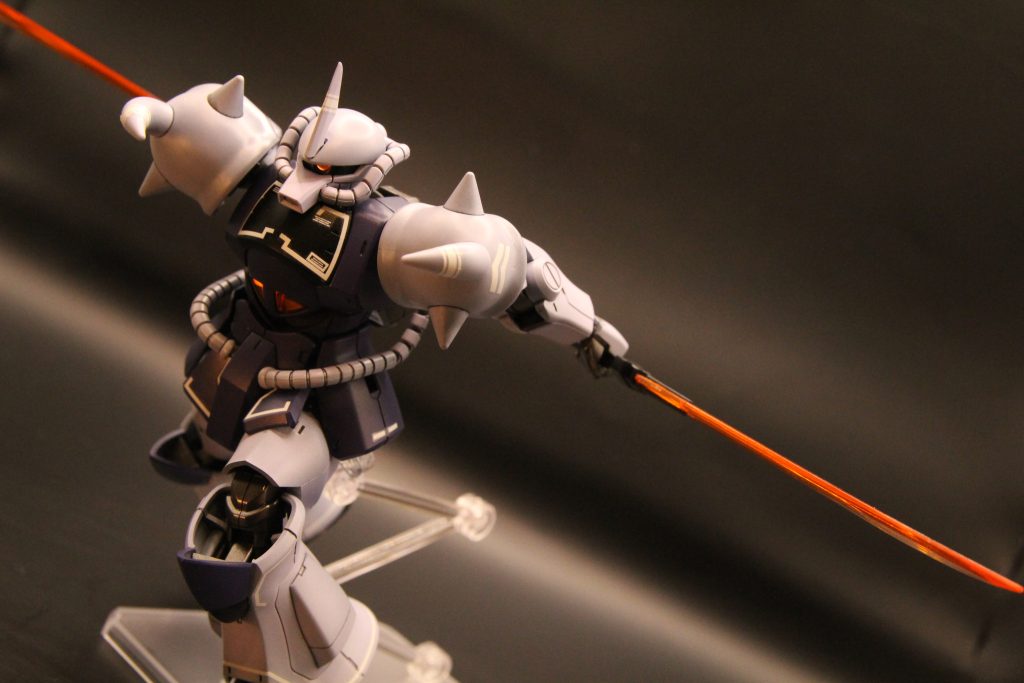 以上、HGグフでした。ちなみに自分の技術ではデカール貼りもすごく難航…ですが機体の印象がまるきり変わるので貼る価値は大いにあり！ですね。みなさんもガンダムベースで再販されることがあればぜひお手に取ってみてください！←週末は抽選に全然当たりませんが…最後まで拙い作品をご覧くださり、ありがとうございましたm(_ _)m