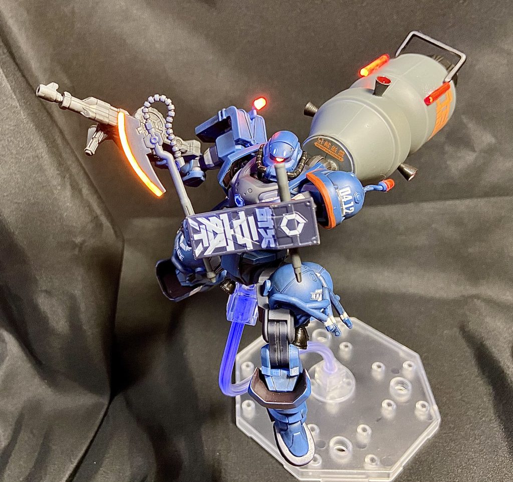 どでかいバックパックがあるとサイコザクみたいで大変良い👍今後もこういう改造というか装備の自作はどんどんやっていきたいです。というか真面目にあともう一体欲しい...こいつのマヴが😭😭😭