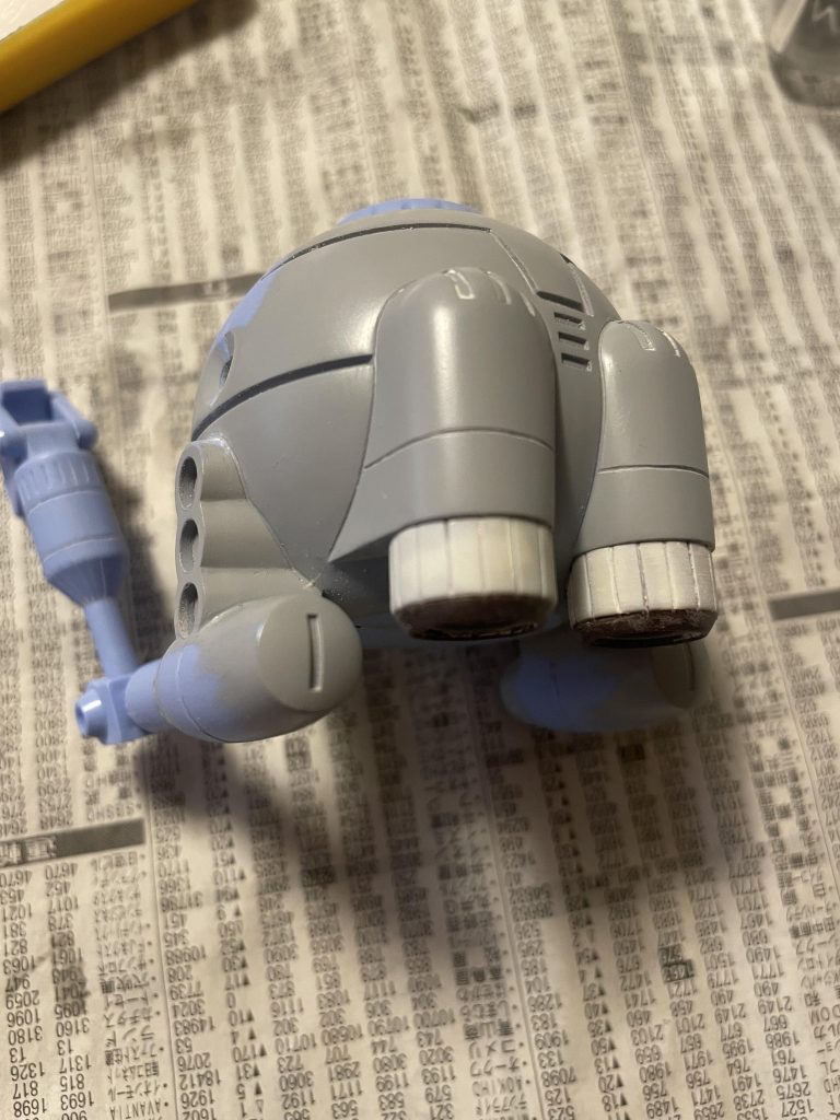 後ろのバーニアは既に使用済みだったので、ジュアッグの手とプラ板で作成