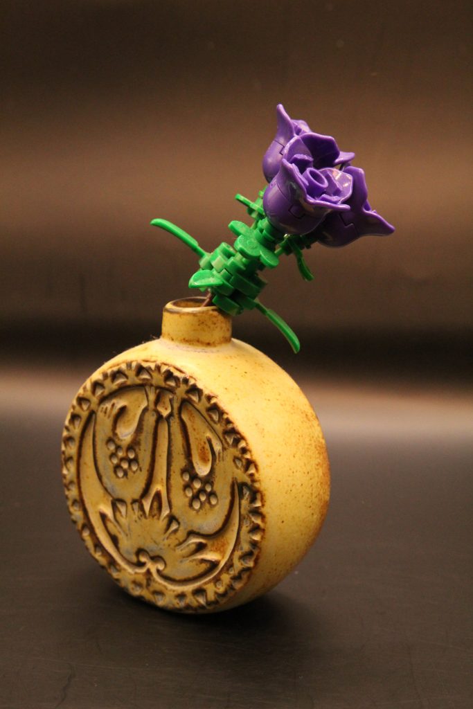 薔薇と壺。
