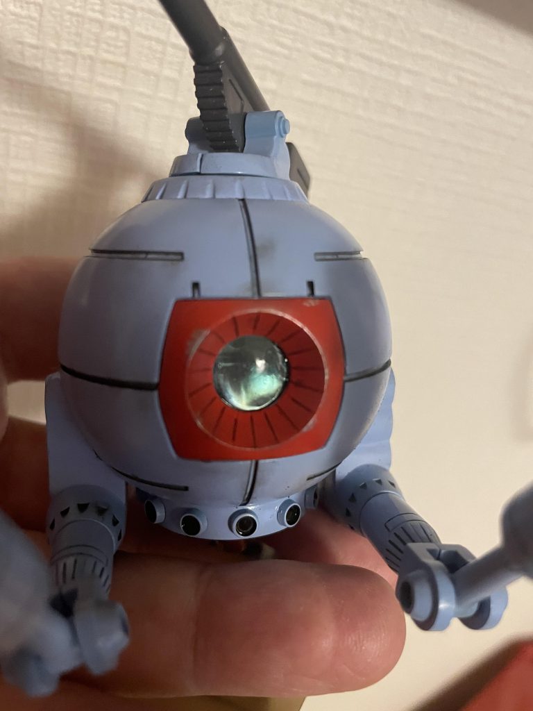 窓はグリーンのレジンで制作