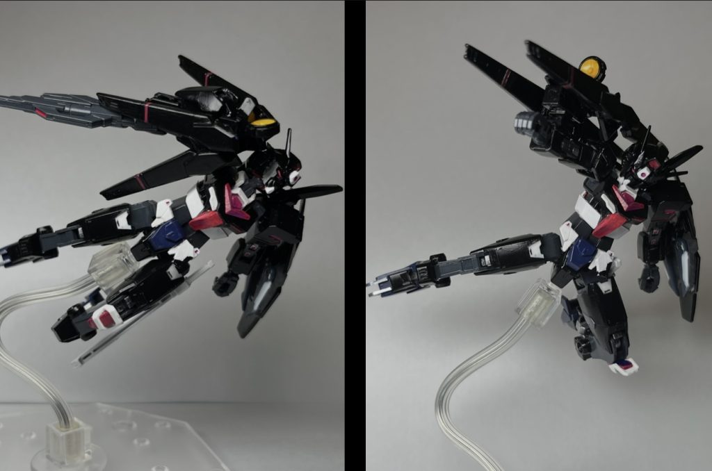 右肩のパラドクスユニットは変形してライフルにもなります。ノーネイムライフルを参考にしてます。