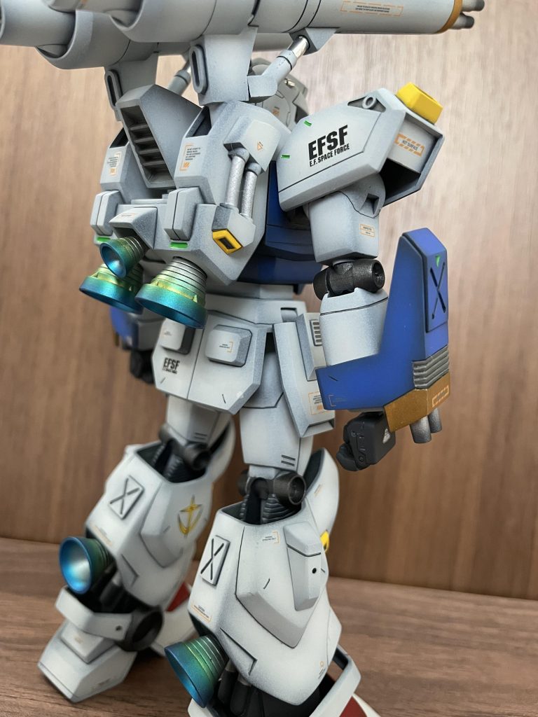 バーニアの焼け塗装はブルーメタリックとクリアイエローでグラデーションにして塗装しました。まぁまぁですかね🤔 