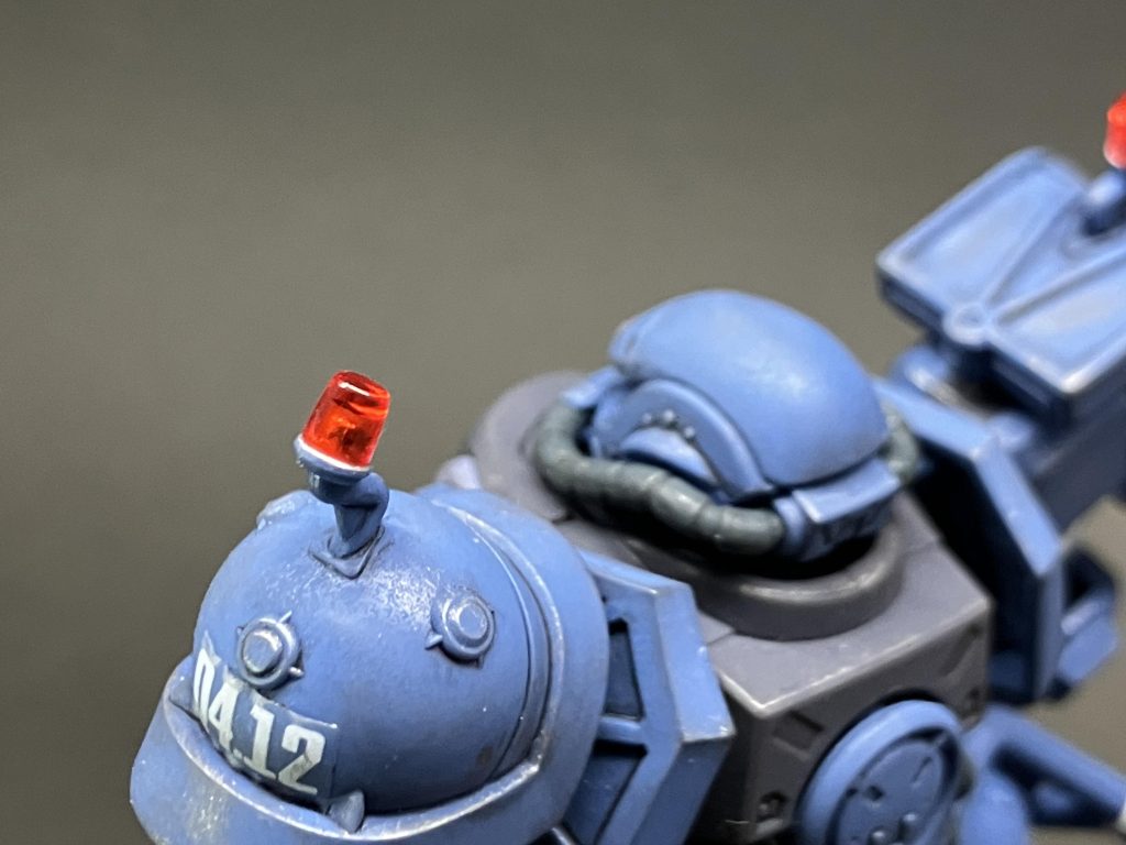 部分塗装　その2パトランプの内部をメッキマーカーでちょろっと。全体的にエッジ部分はウェザリングマスターで黒と茶色。面積の大きいところは白で褪色っぽく。