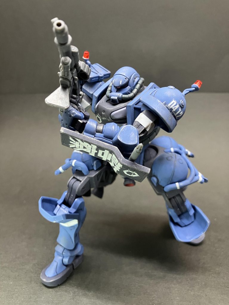 武器構え　腕はまだ良いのですが足の可動が独特でどうしたら良いのか分からない…