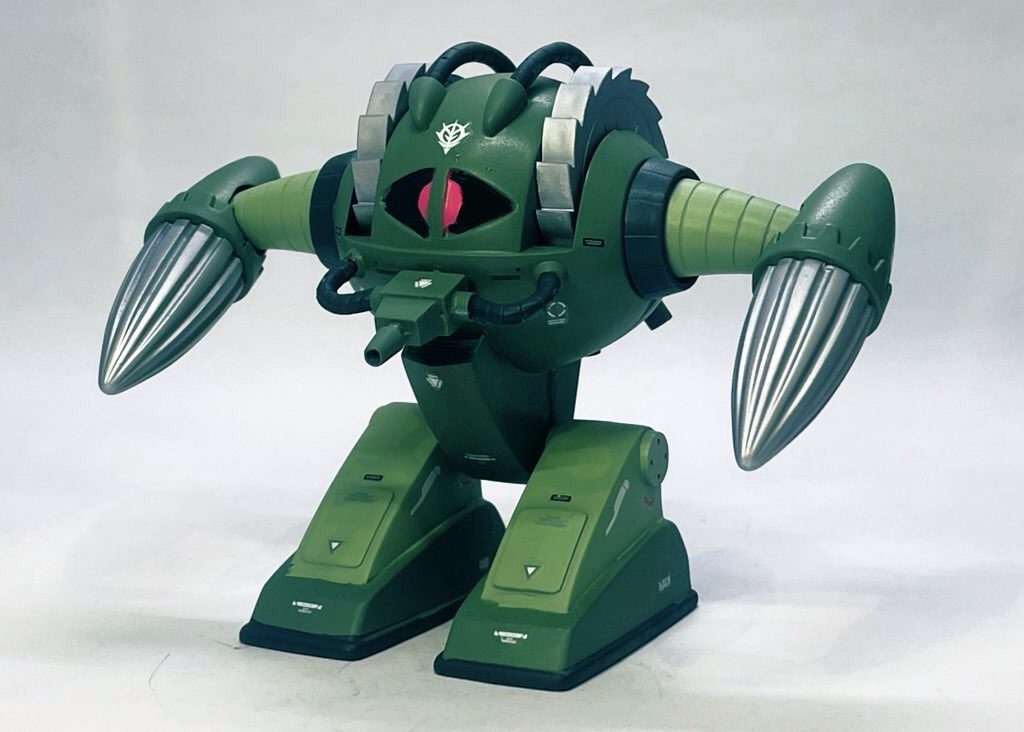 旧キット 1／144 アッグを量産型カラーに全塗装。量産型をイメージしてザクカラーをベースに塗装。