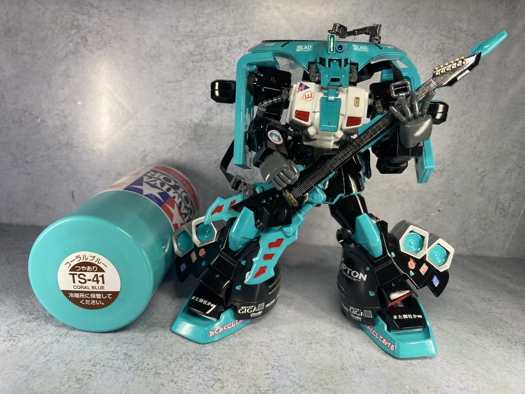 ちなみにこのブルーカラーはタミヤのコーラルブルーです。ここまで見てくれてありがとうございます。痛ガンプラをトコトン魔改造したくて今年1月から制作開始し、なんとか無事完成しました。いや〰️…長かったwいいね!やコメントは気軽にどうぞ(^ω^)✨️
