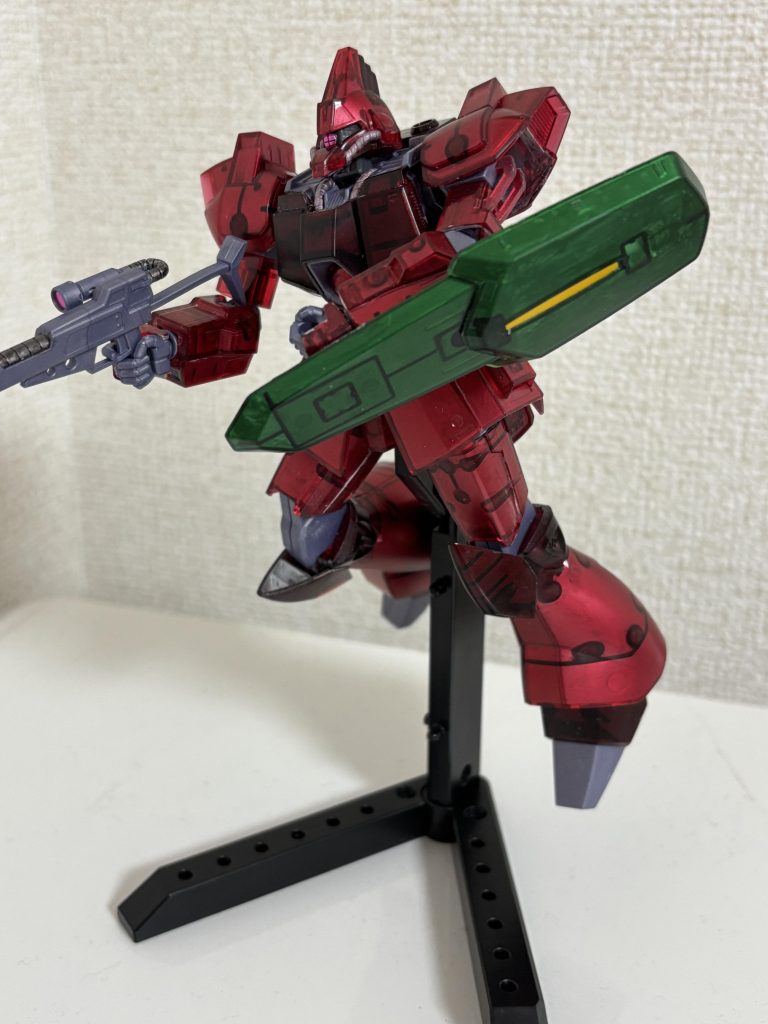 クリアパーツ特有のダボ穴が目立ってしまうのが難点ですが！