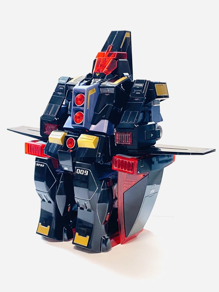 モビルフォートレス形態も。