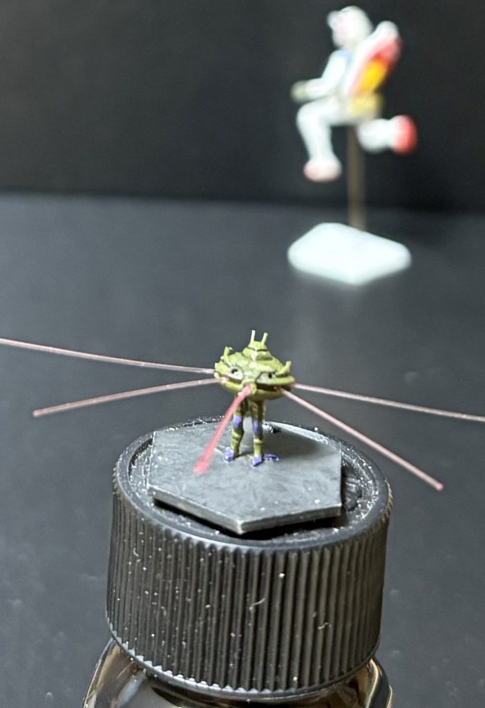 ビームサーベルのランナーを焼いてビーム発射してます(zaku-kao8)