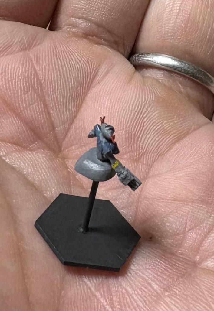 スカートの形状は上手くいったと思います(zaku-kao8)