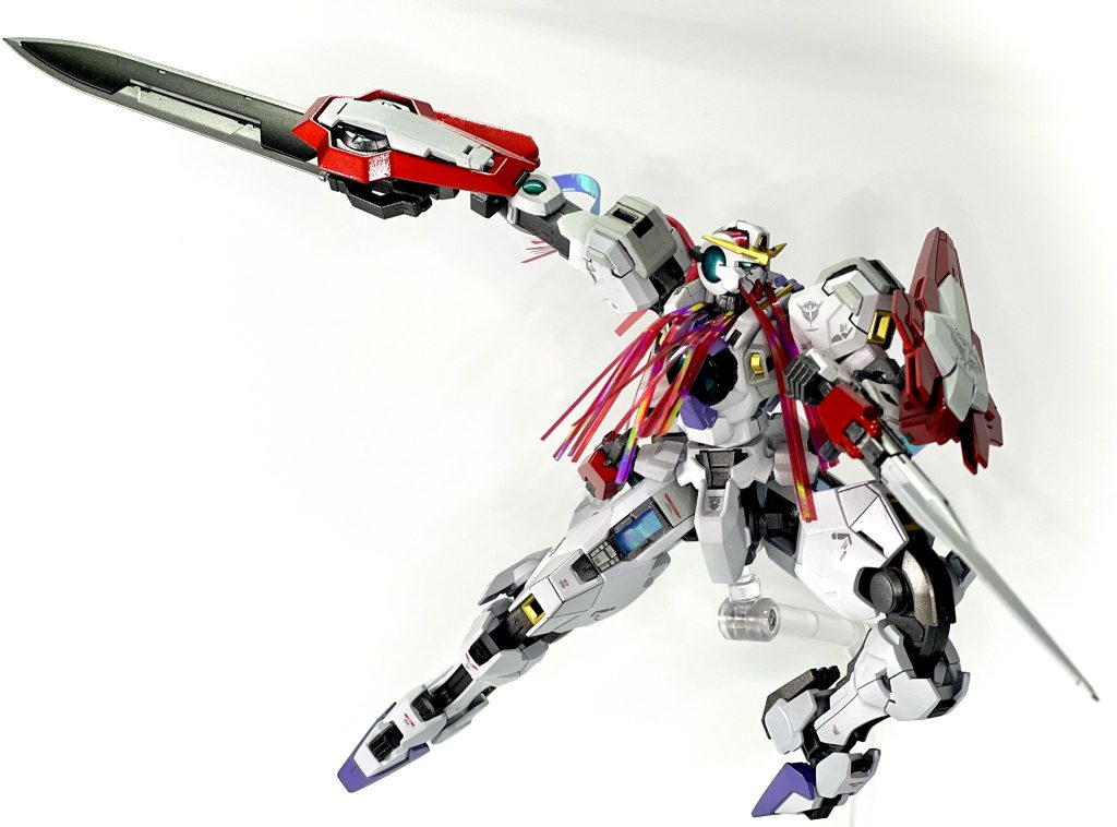 斬撃モード。キャリバーンの肩と下半身を使った事で可動域も拡がりポージングが取りやすくなりました。思わぬ利点です。