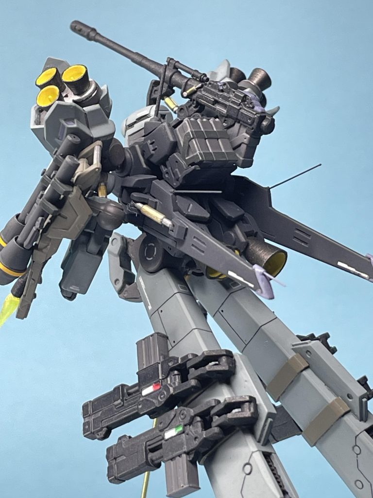 少しはポーズ取れるんですが、アンテナ曲げそうで動かしたくありません😅