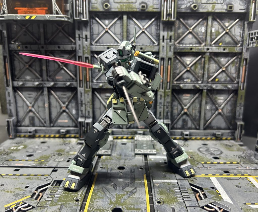 格闘戦コンバットナイフは逆手で持たせたくなる病が治りません