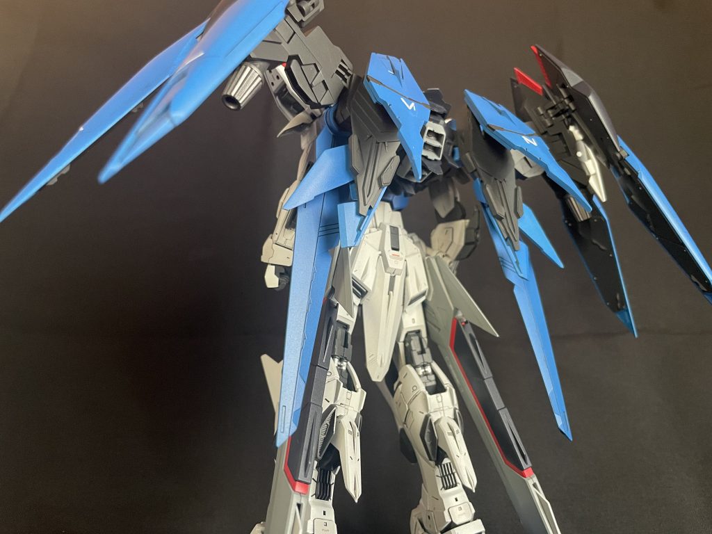 バックパックのスラスターギミック