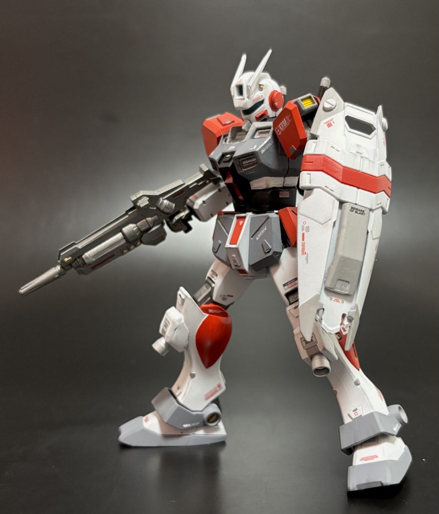 ライフルとシールドをガンダムジェミナスの物を流用し、他にもジャンクパーツを多数使いました。