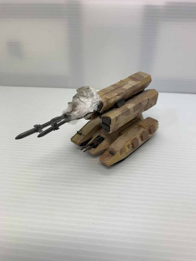 マゼラ・ベースにミサイルランチャーを取り付け、ミサイルを発射させました。